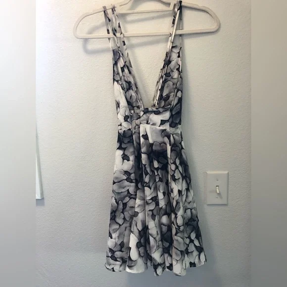 Deep Plunge Dress - Picture 7 of 11